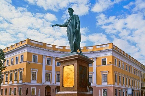 敖德萨波将金街梯-黎赛留公爵雕像
